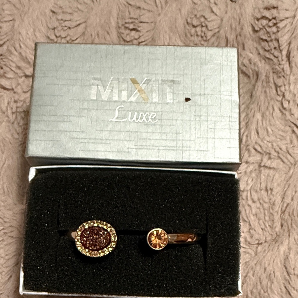 Gold and Brown Ring Set